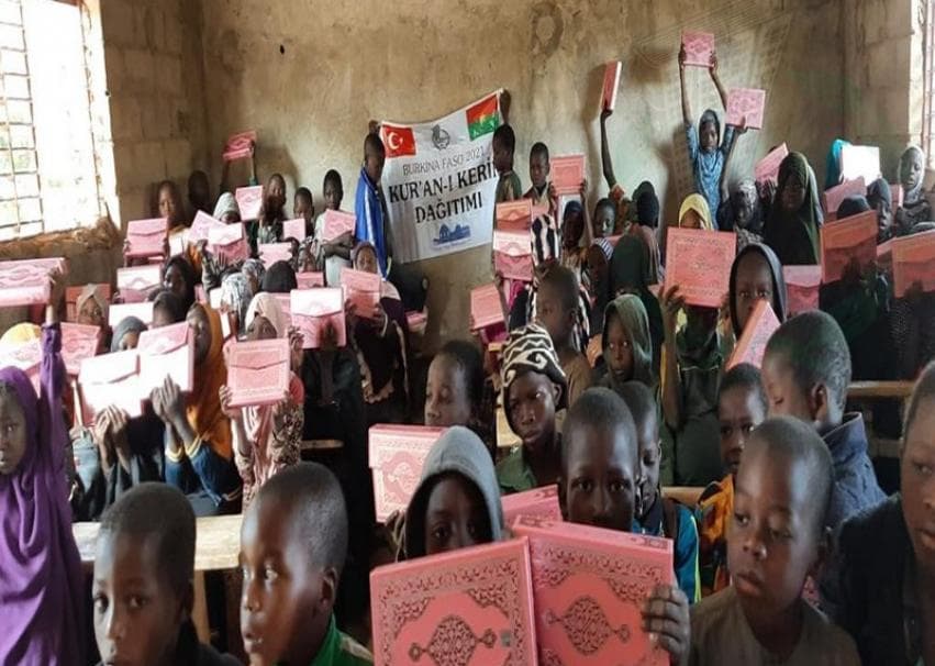 Burkina Faso Kur’an-ı Kerim Dağıtımı — fotoğraf 30