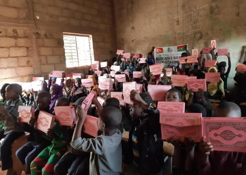Burkina Faso Kur’an-ı Kerim Dağıtımı — fotoğraf 33